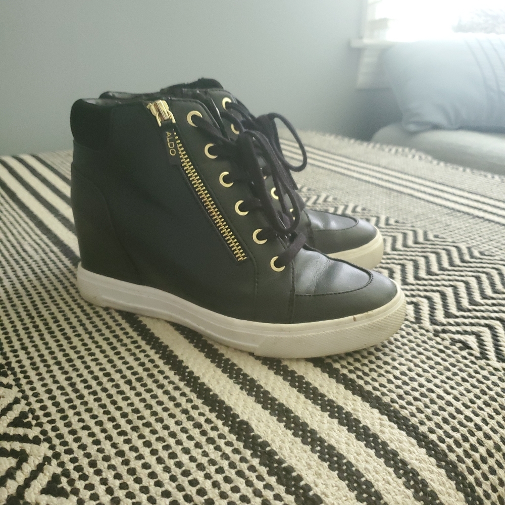 Aldo wedges